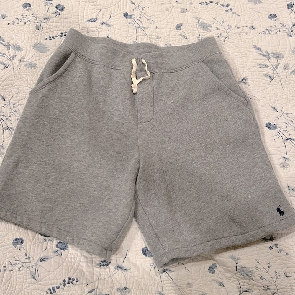 Gray Ralph Lauren sweat shorts for boys, large 14/16